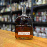 Woodford Reserve Distillers Select Kentucky Straight Bourbon Whisky 波本威士忌